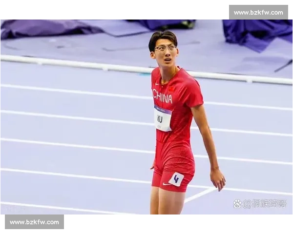 110 米栏惊天逆转!眼镜飞人 徐卓一连超 5 人摘牌