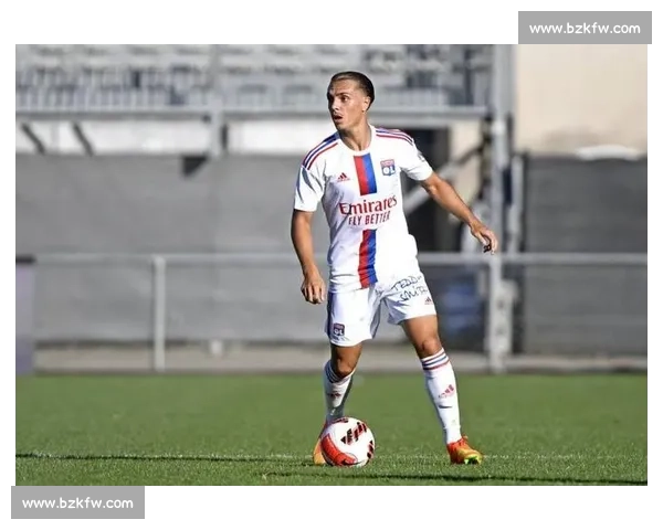 曼联中场补强瞄准维拉蒂 意甲冠军中场或驰援老特拉福德 曼联中场补强瞄准维拉蒂 意甲冠军中场或驰援老特拉福德